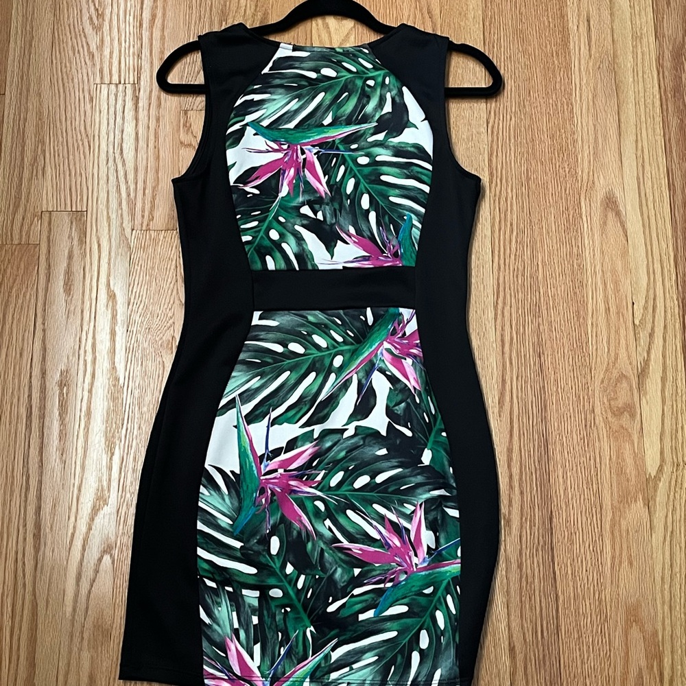 Cute tropical floral body con dress